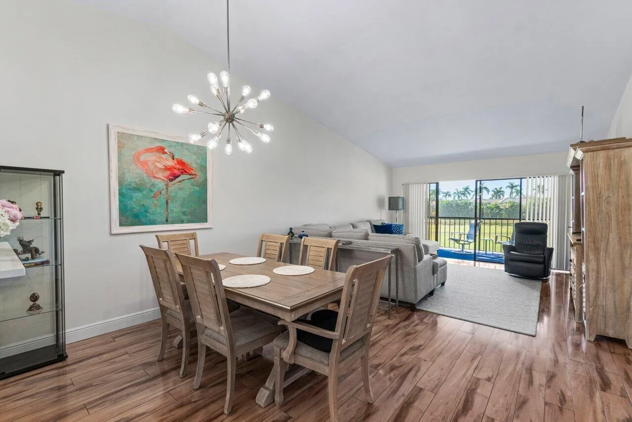 Living & dining room area