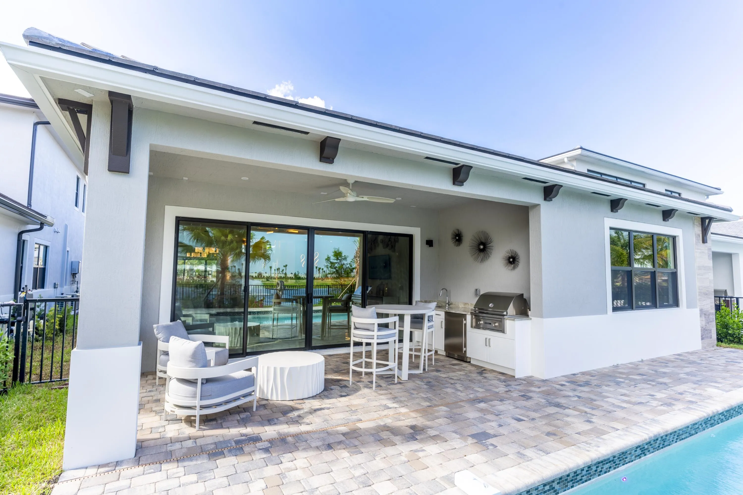 solana-bay-redondo-exterior-rear