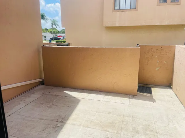 18.Patio 2