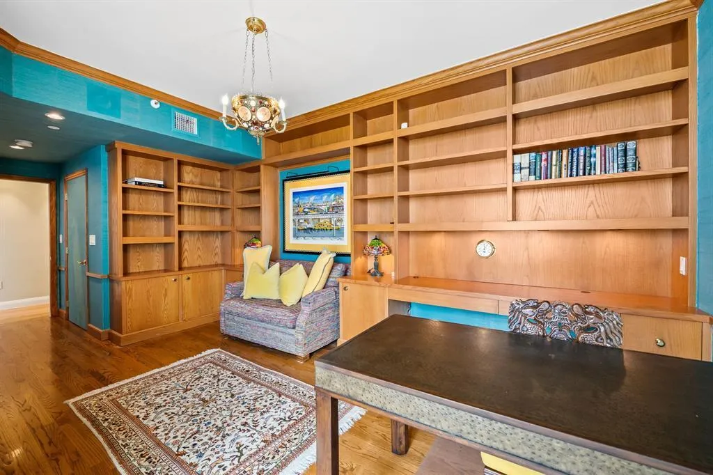 Bedroom/Office