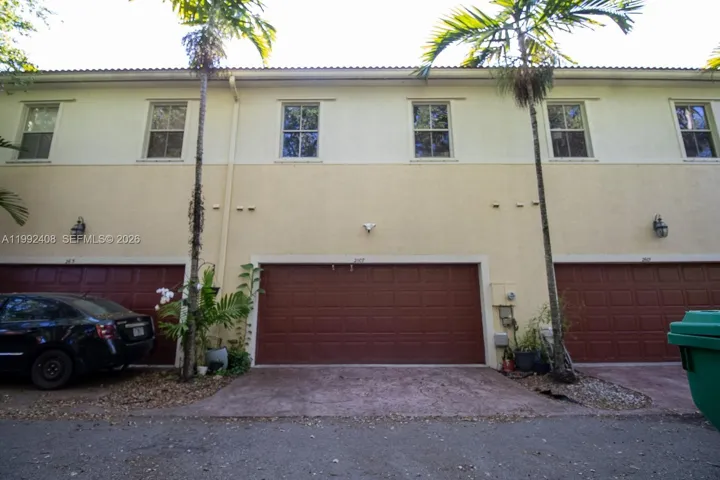 Rear double car garage