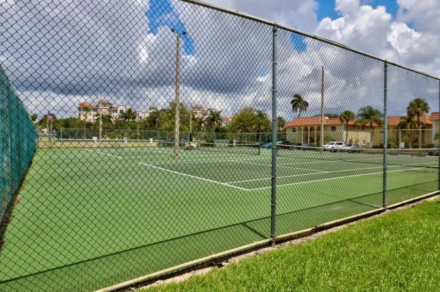 Villas On The Green Tennis Courts