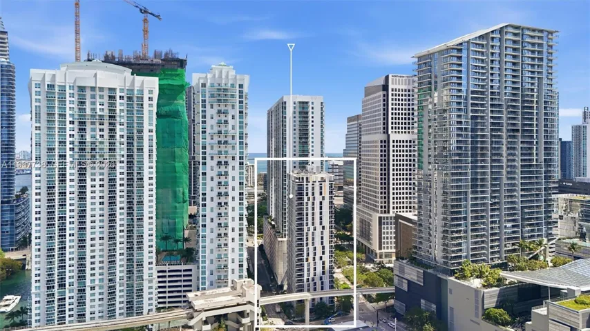 Within walking distance to Brickell City Centre.