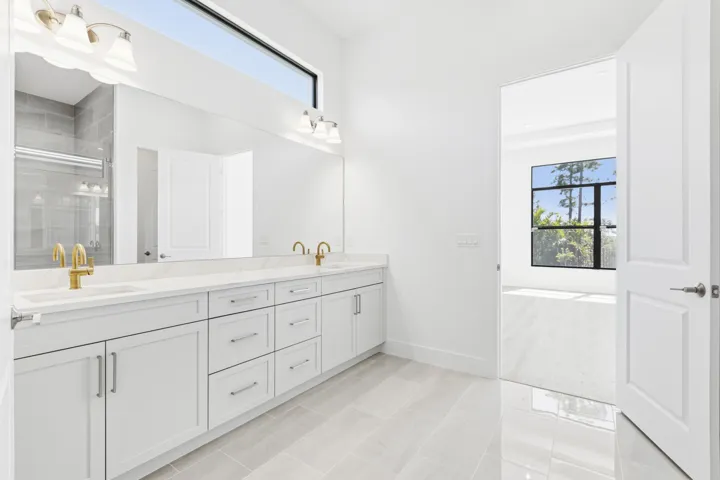 Owner's Bath