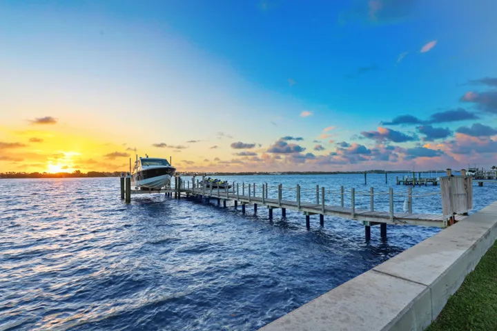 Private Dock - Sunrise View
