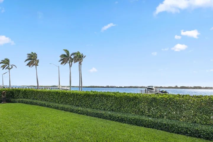Front Yard East Facing Intracoastal