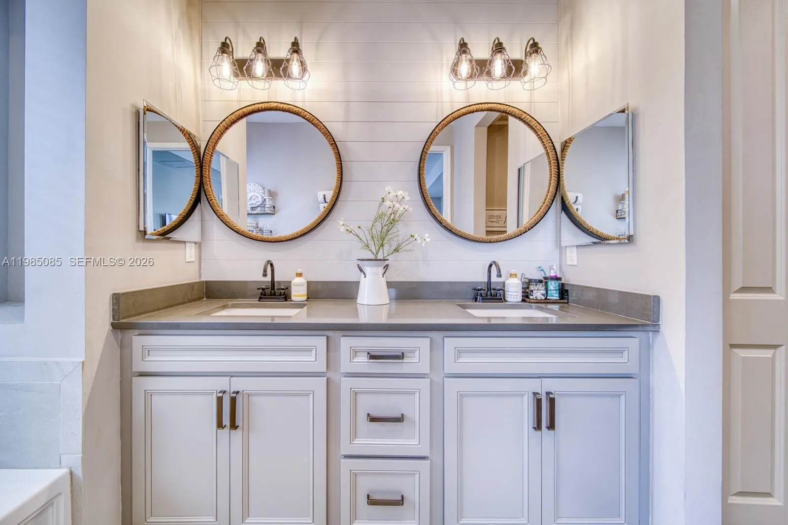 Dual Sinks