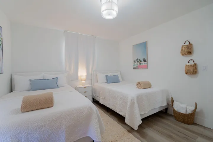 GUEST ROOM 1