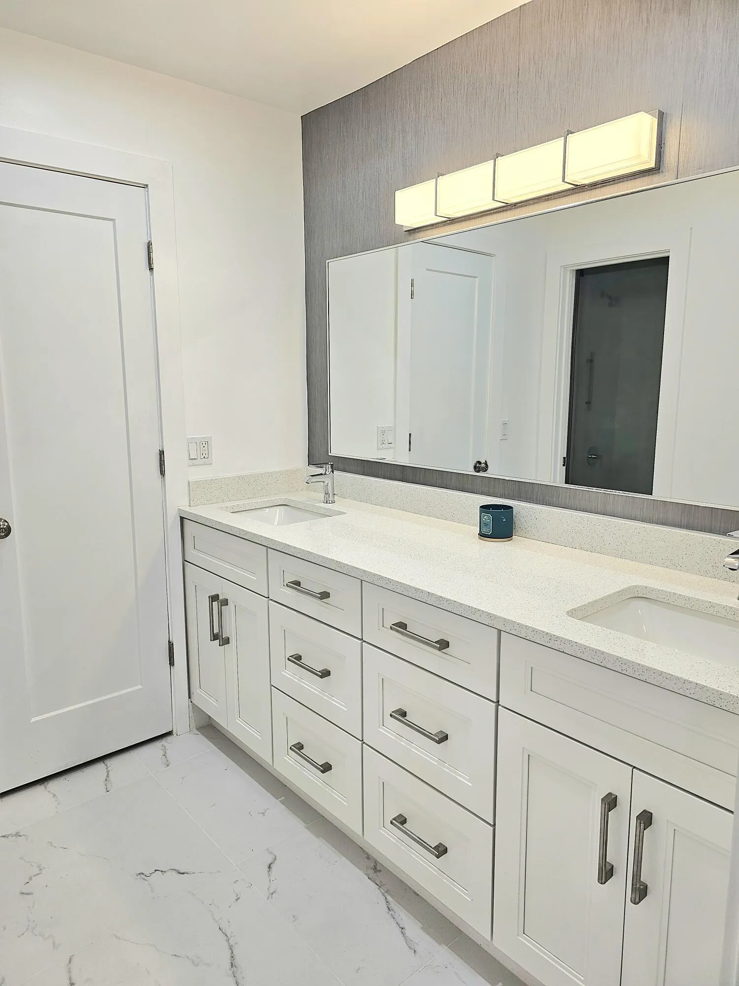 Master Vanity - 84 inch Quartz Double Ko