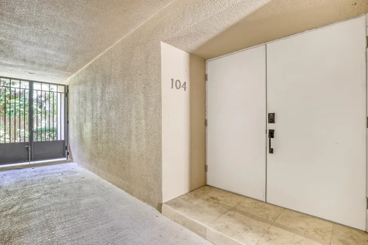 Double entrance doors