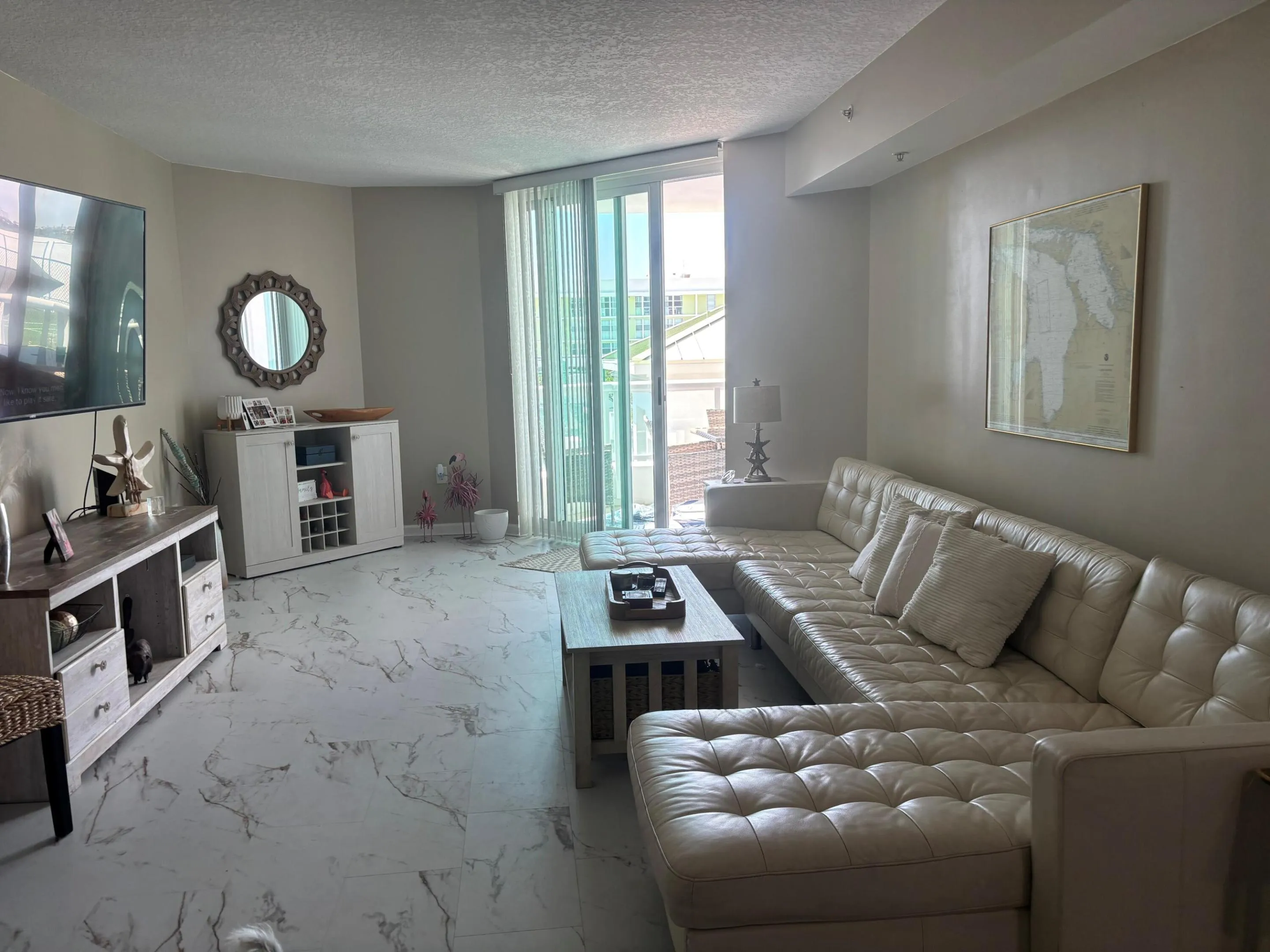 Spacious Living room with lovely comfy lounge couch