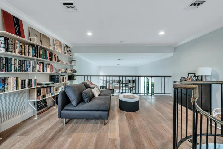 264 Sandpiper Dr Palm Beach FL-large-044