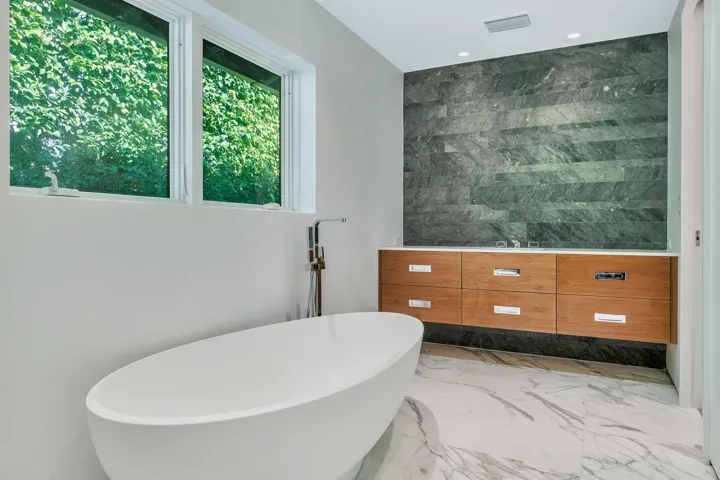 264 Sandpiper Dr Palm Beach FL-large-036