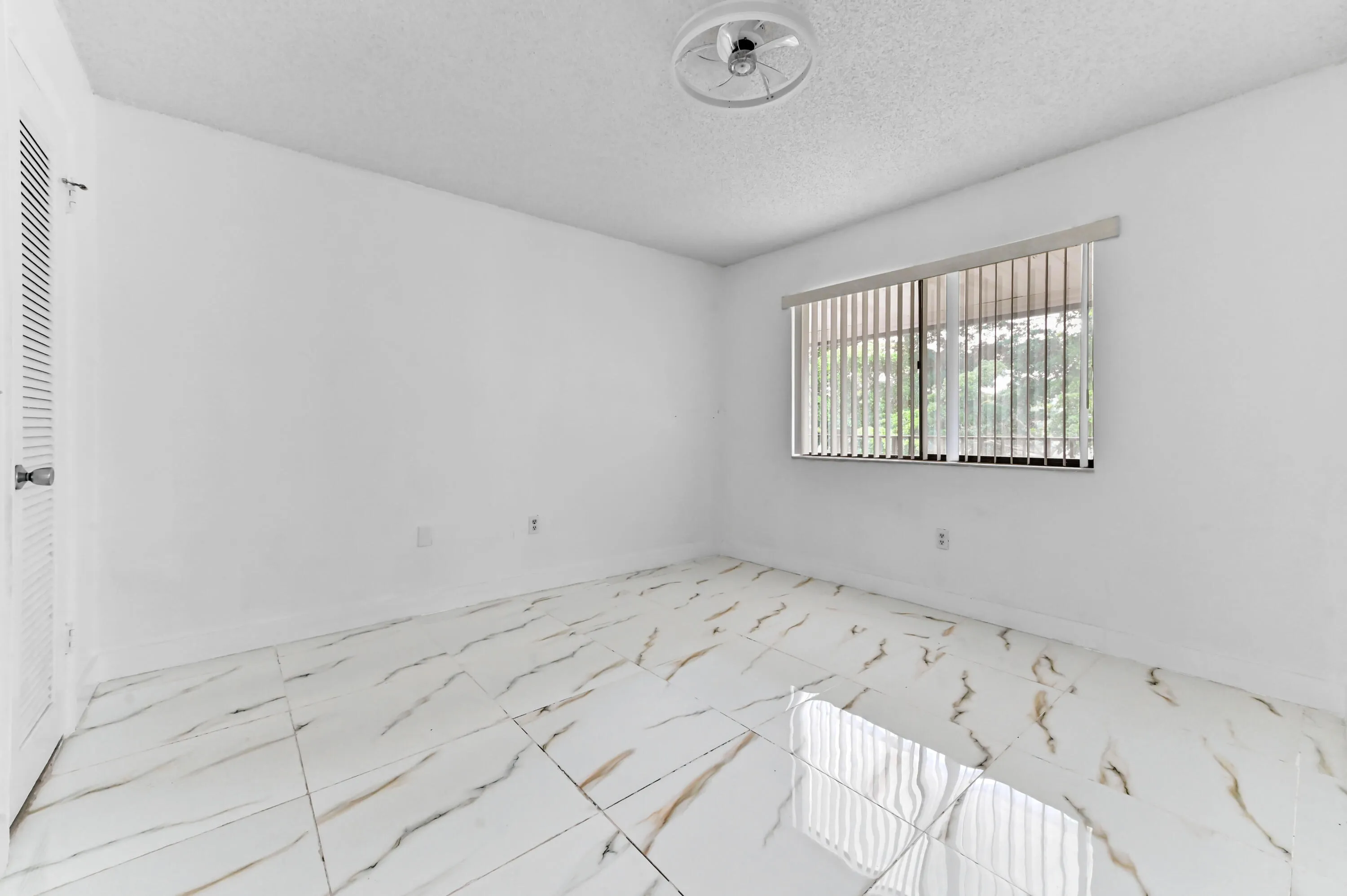 14 bedroom 01