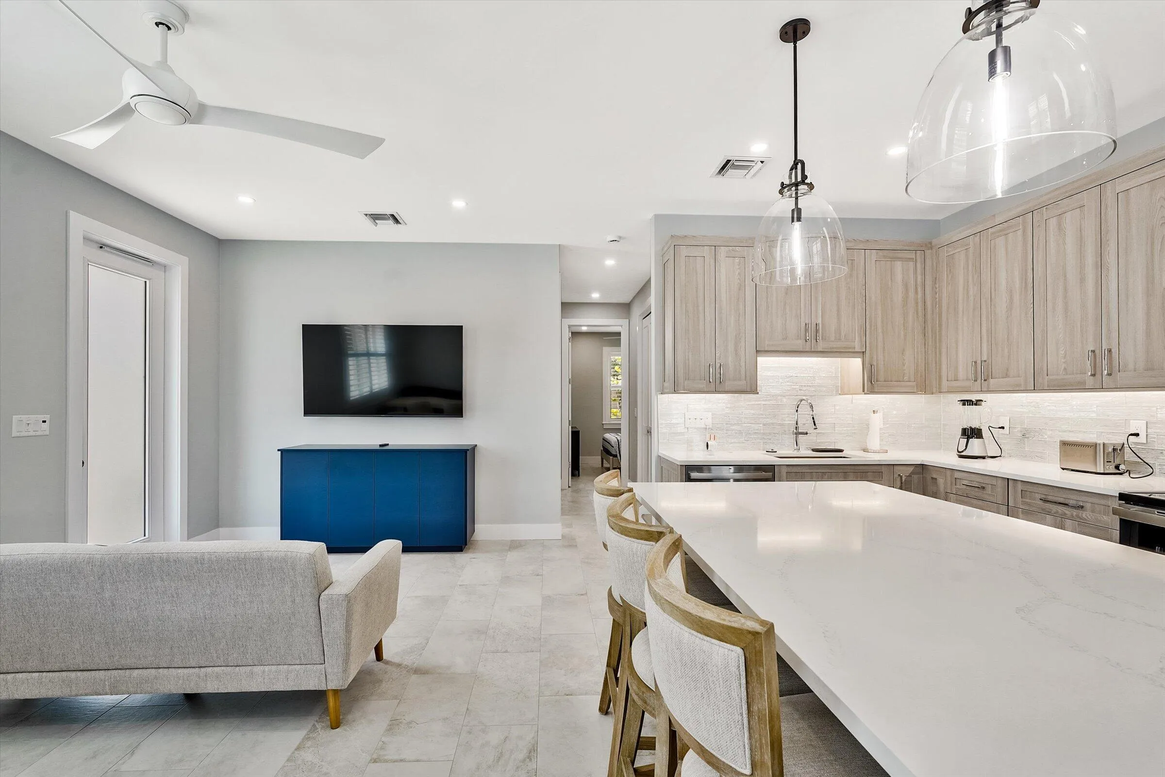 11-425 Hugh Street-11