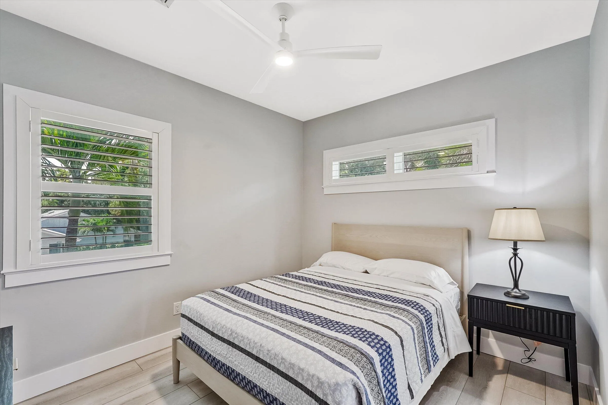 18-425 Hugh Street-18