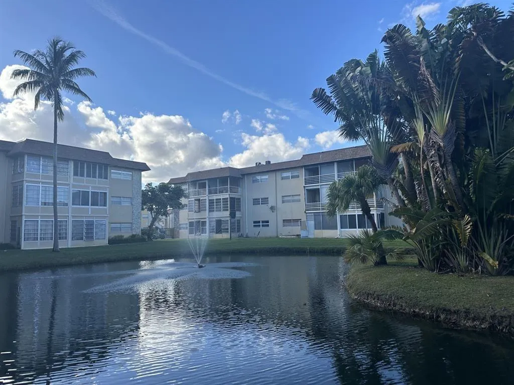 5051 Lake Pic