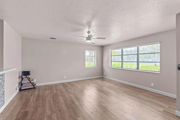 9-web-or-mls-A7408579 (2)