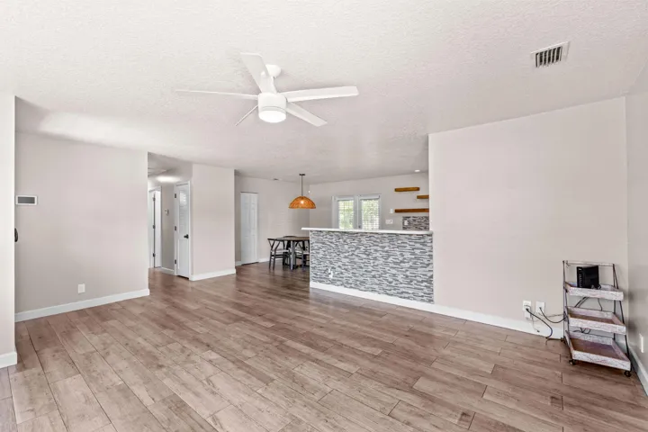 11-web-or-mls-A7408582 (2)