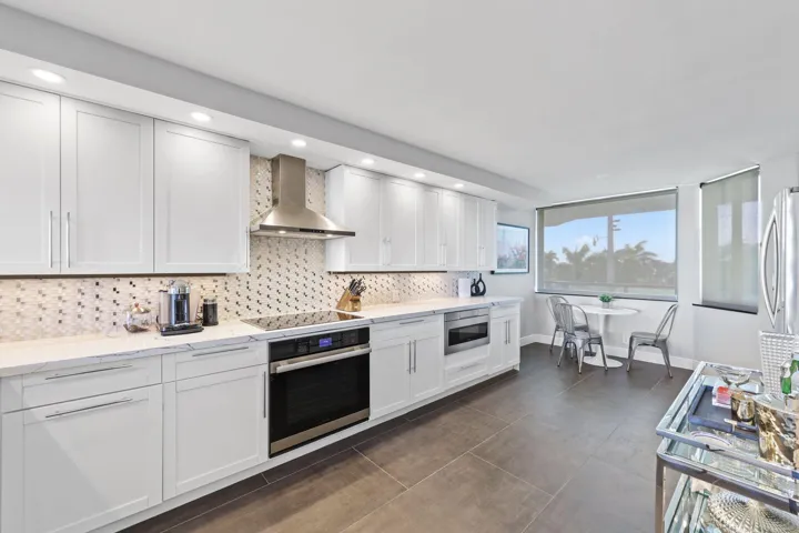 1800 South Ocean Drive - 32.jpg-SMALL