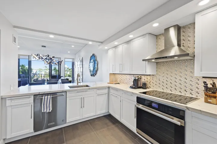 1800 South Ocean Drive - 34.jpg-SMALL