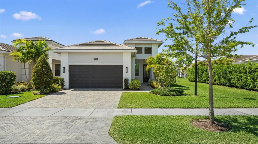 04-4786 St Armands Way