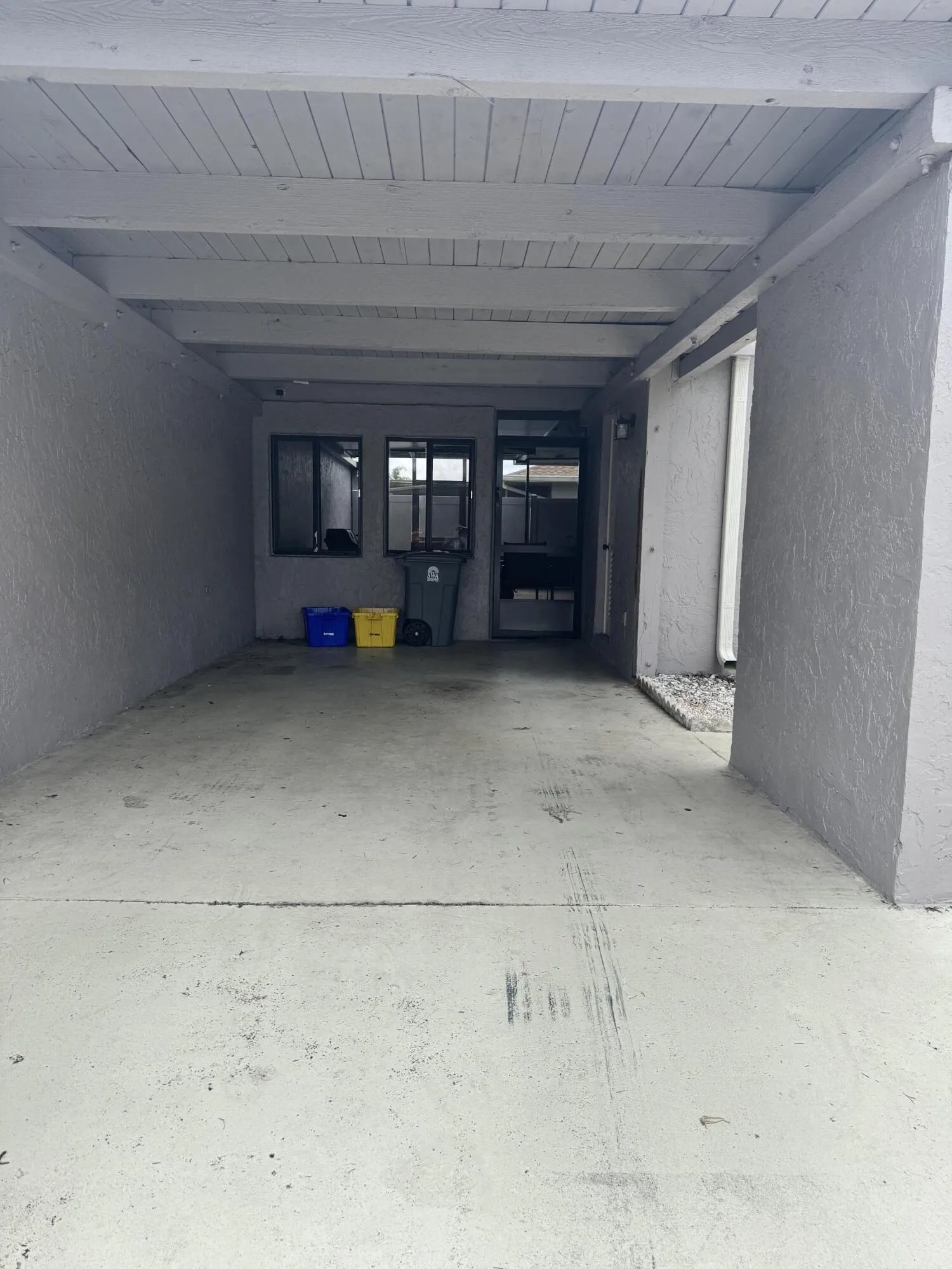 2 car driveway &CARPORT