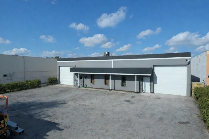 8085NW 98 St. Front