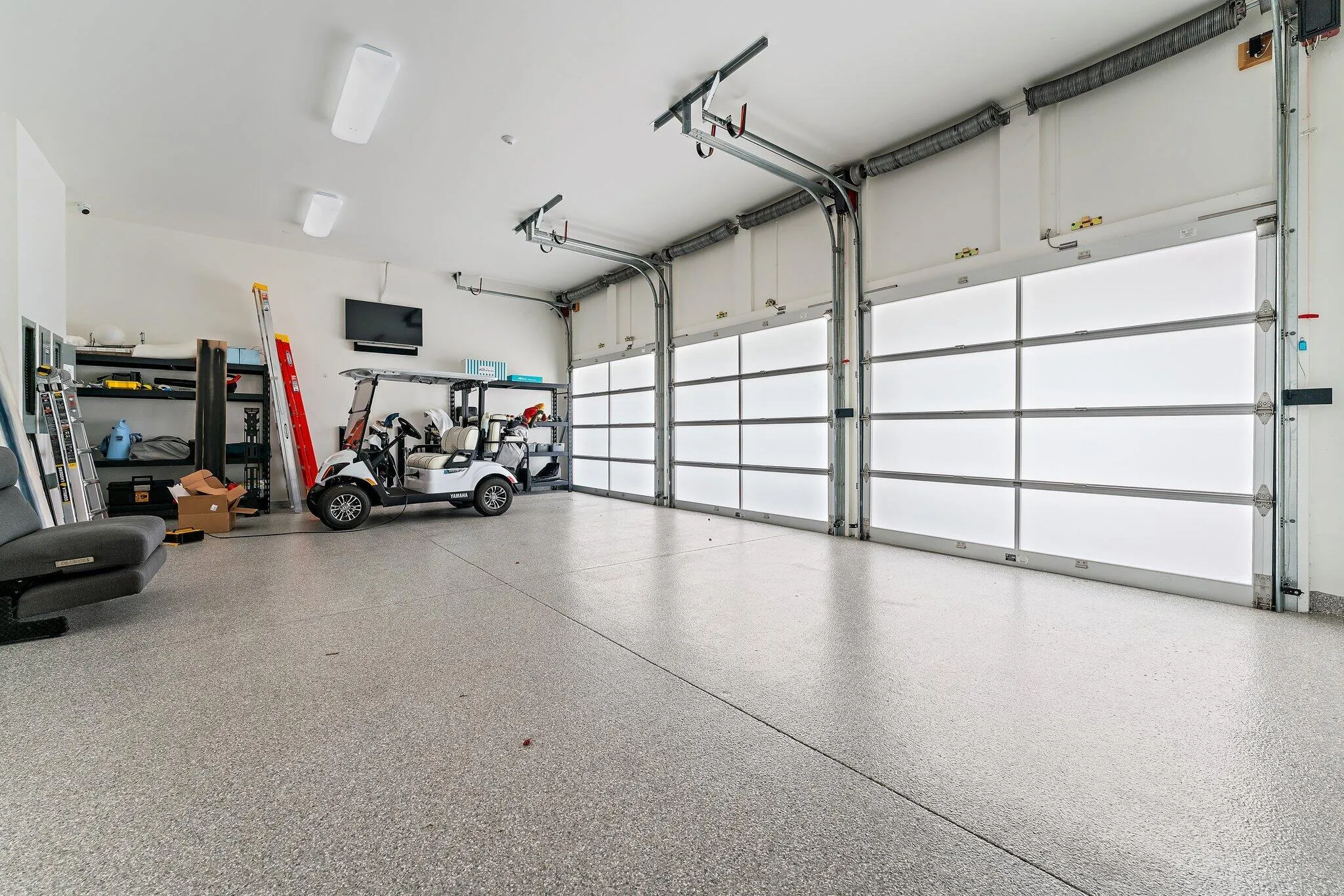 4 Car Garage w/ A/C
