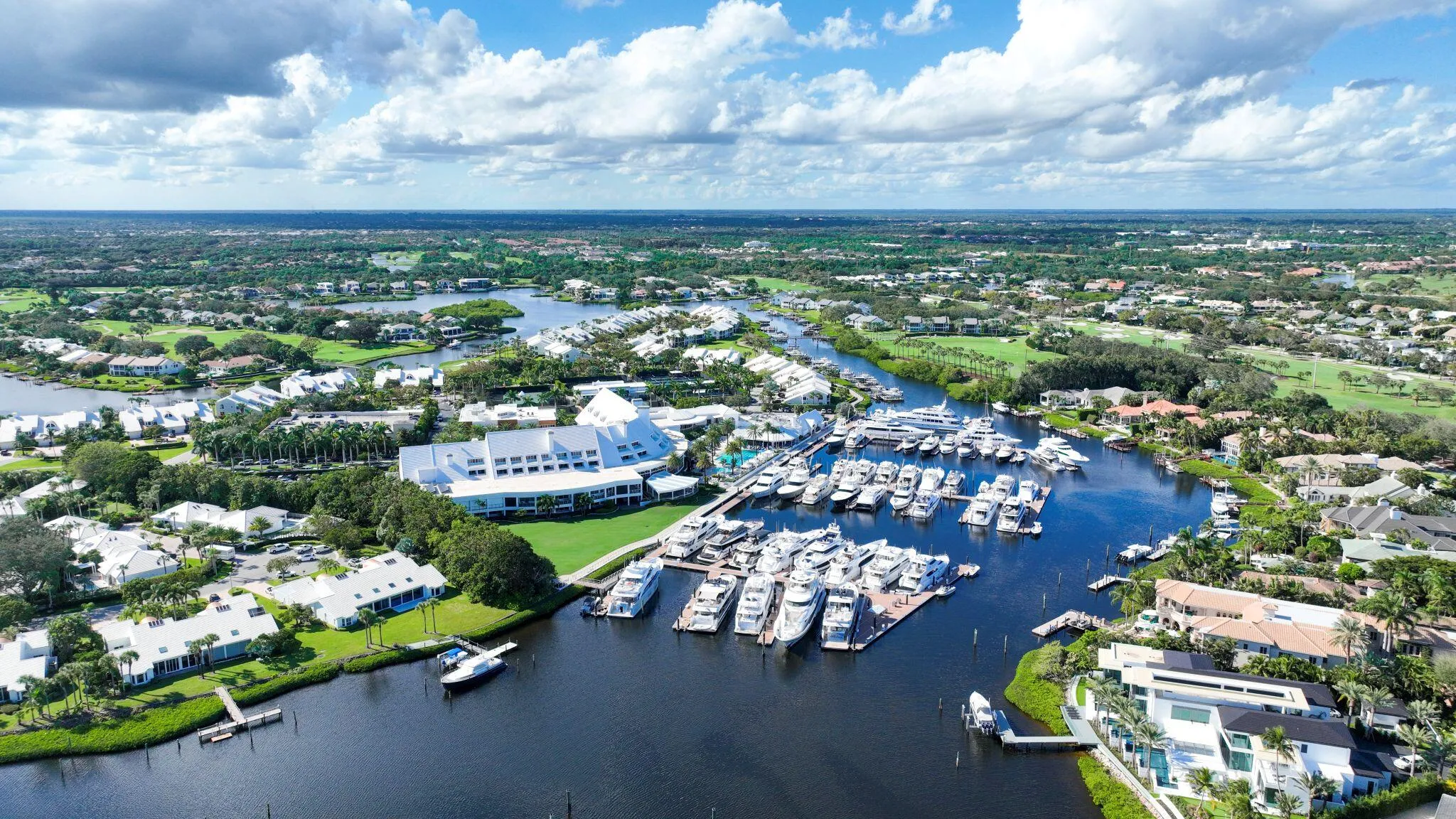 Admiral's Cove features floating docks