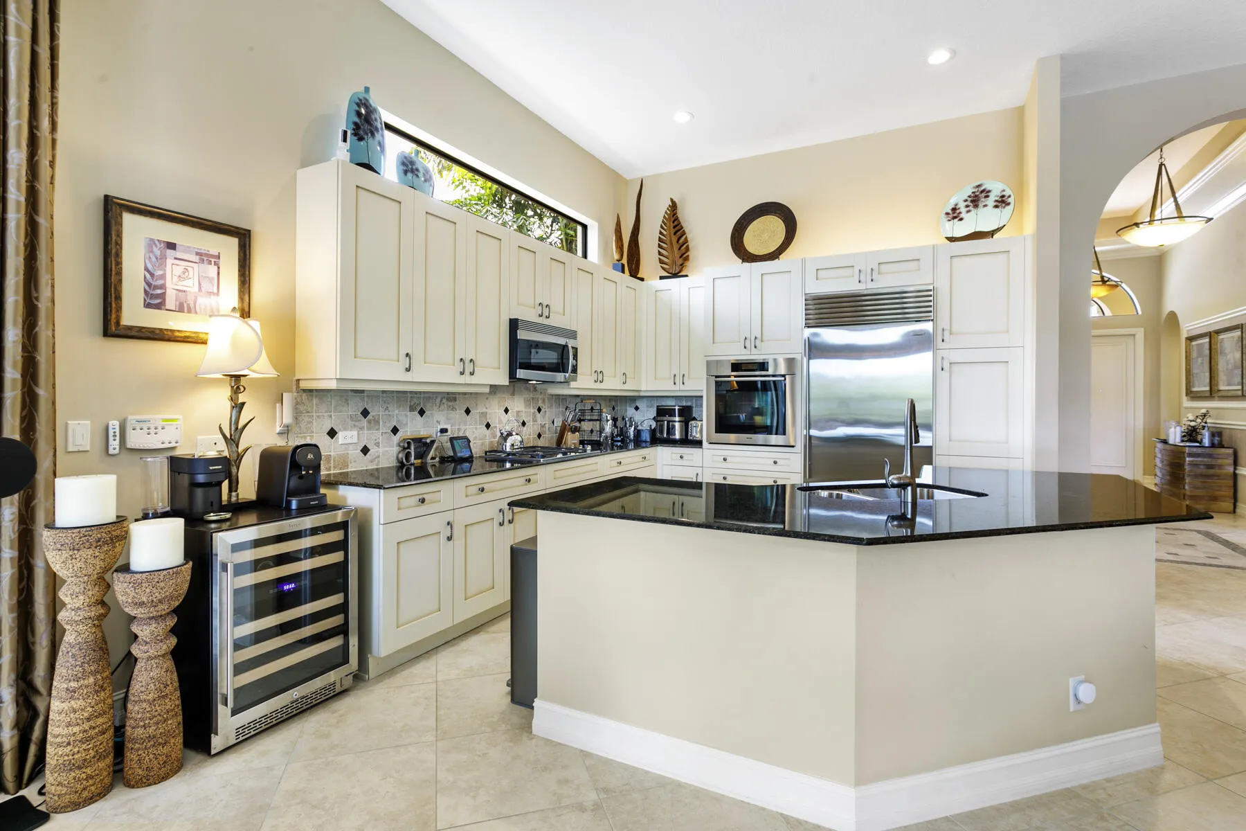 BREAKFAST BAR