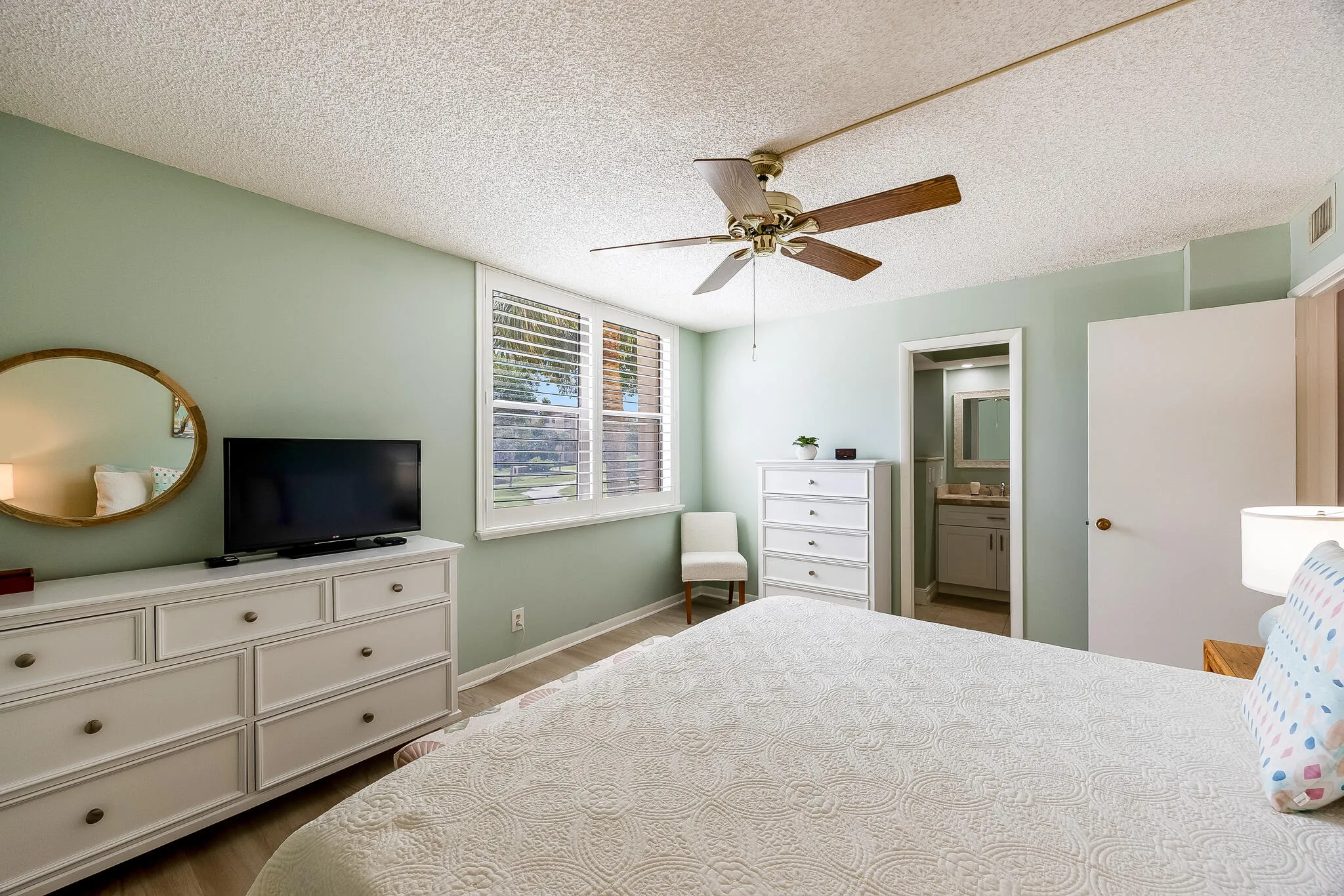 EO2A0748-HDR