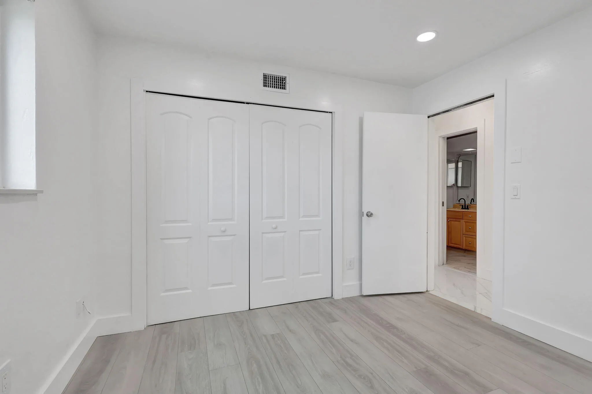 30-web-or-mls-334SW_126