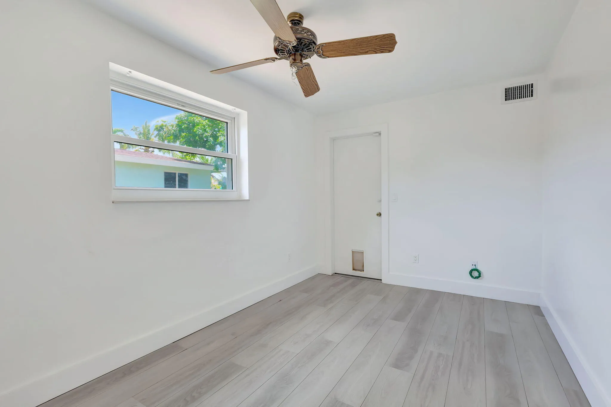 10-web-or-mls-334SW_17