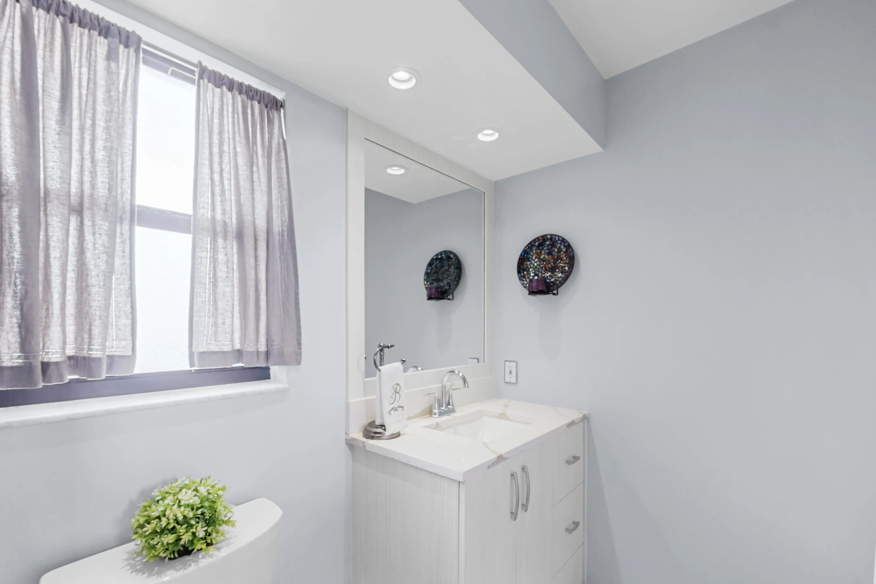 Second bedroom walk-in closet