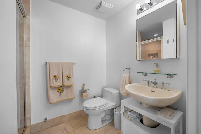 111 SE 8 ave unit 705 Fort Lauderdale 3