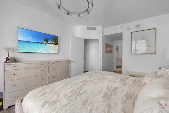 111 SE 8 ave unit 705 Fort Lauderdale 3