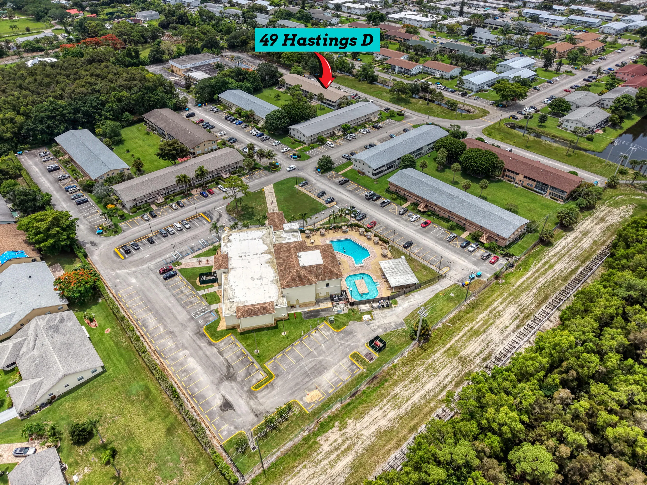 21 Community Clubhouse+Pool (3)