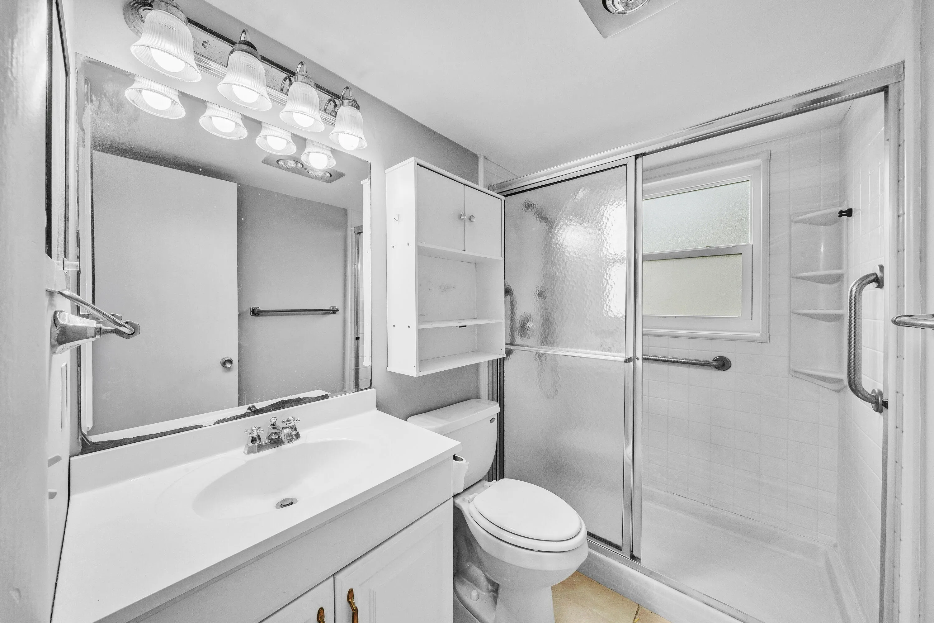11 Full Bath (2)