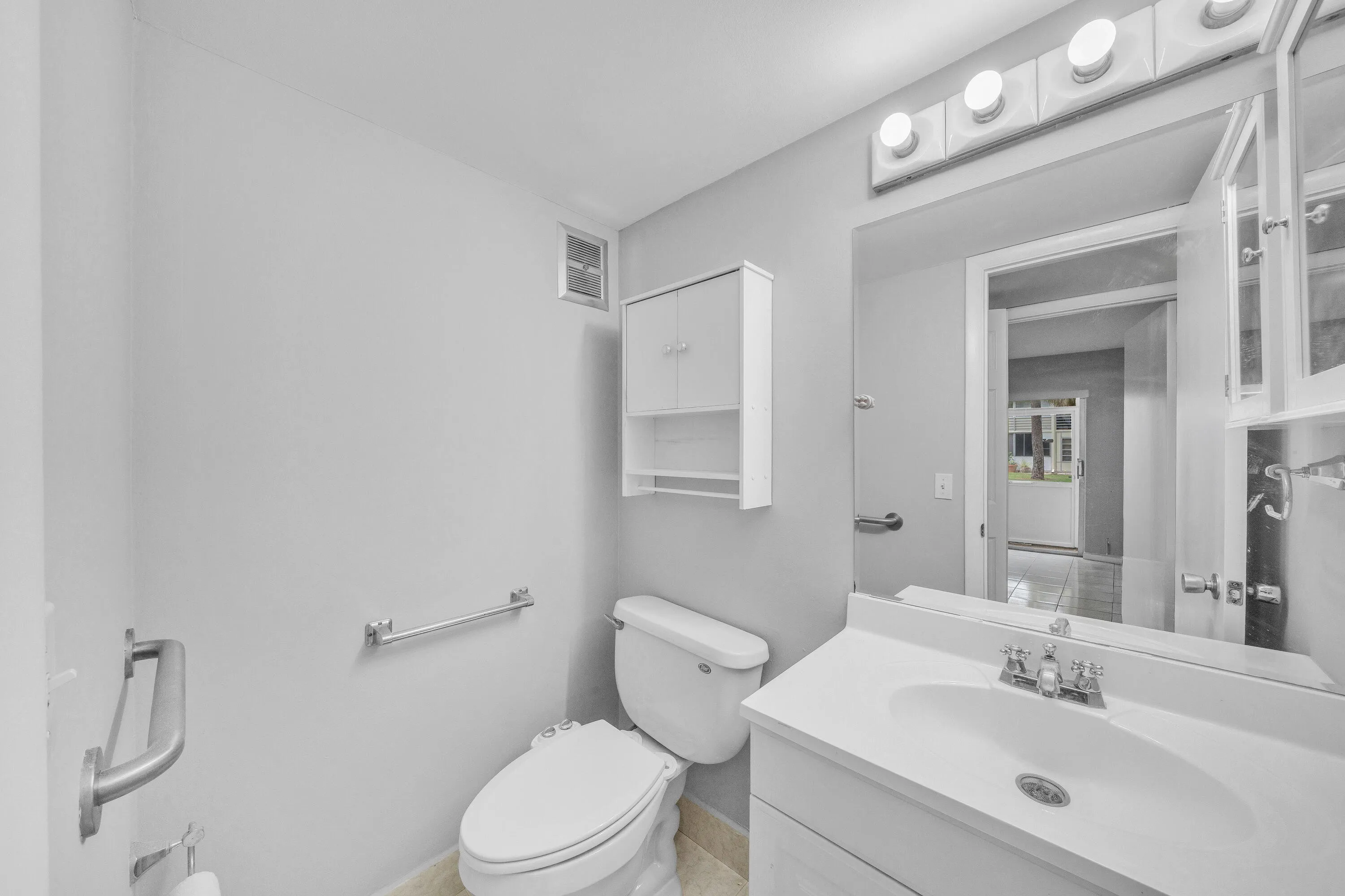 10 Half Bath (2)