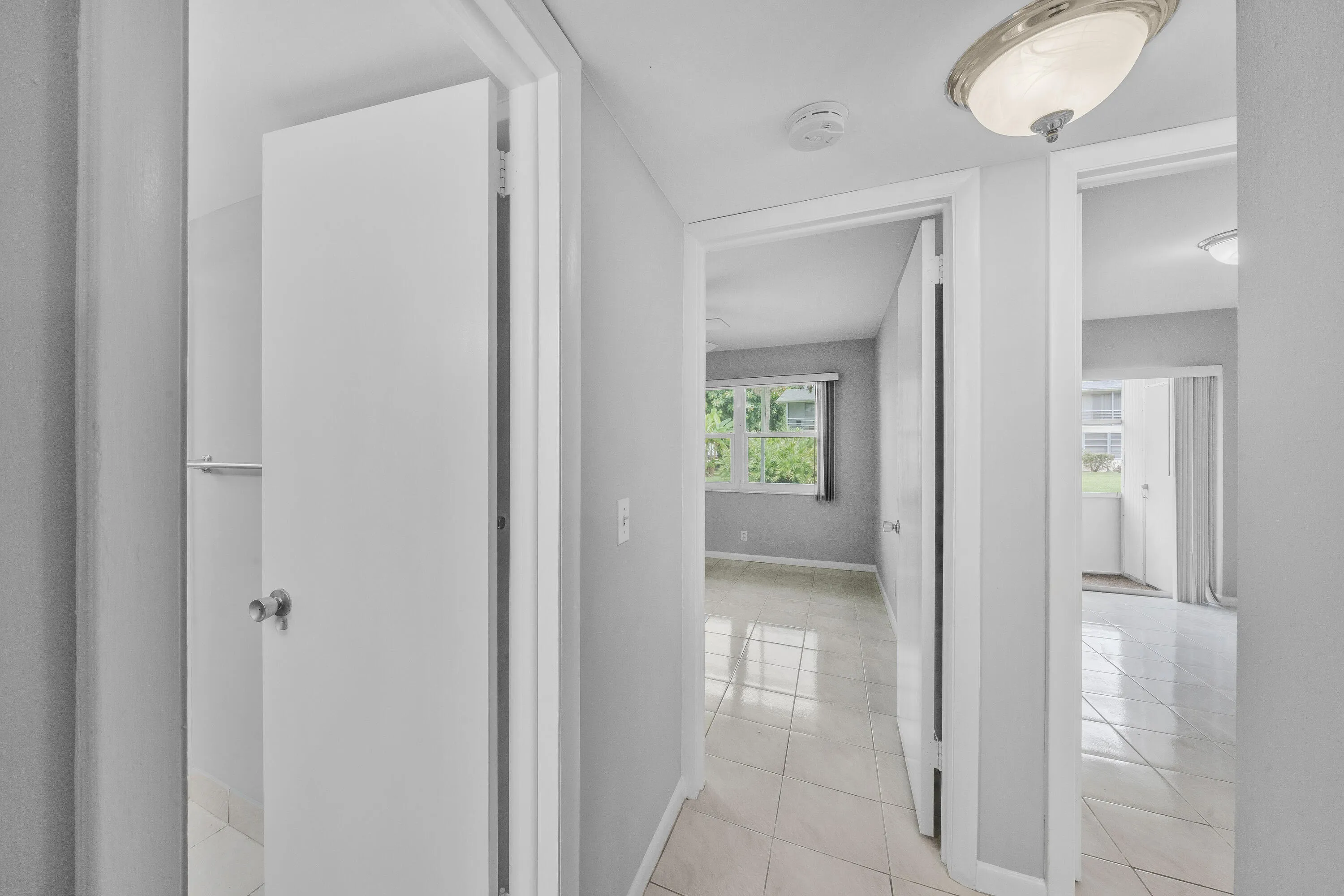 8 Foyer