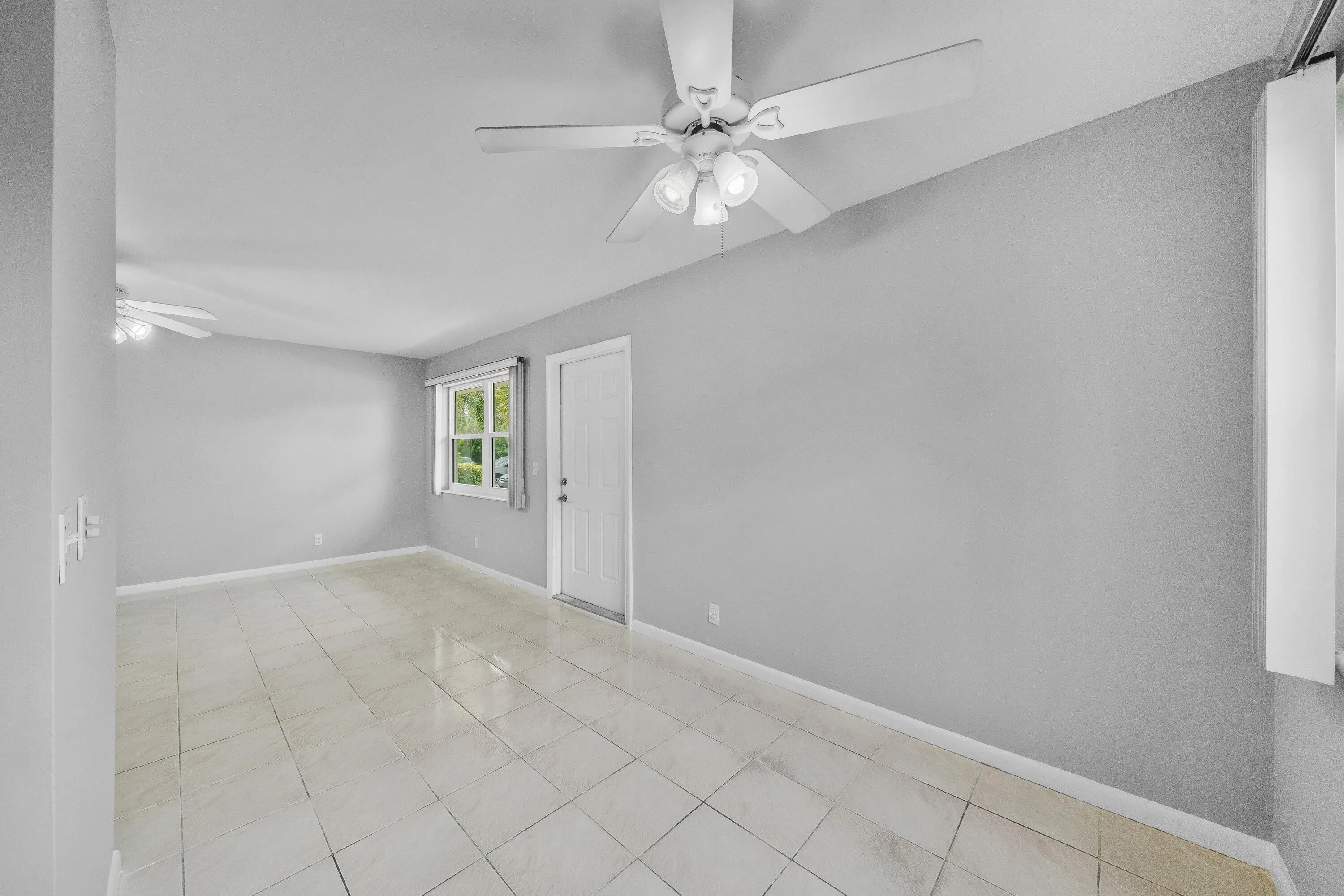 6 Dining Area