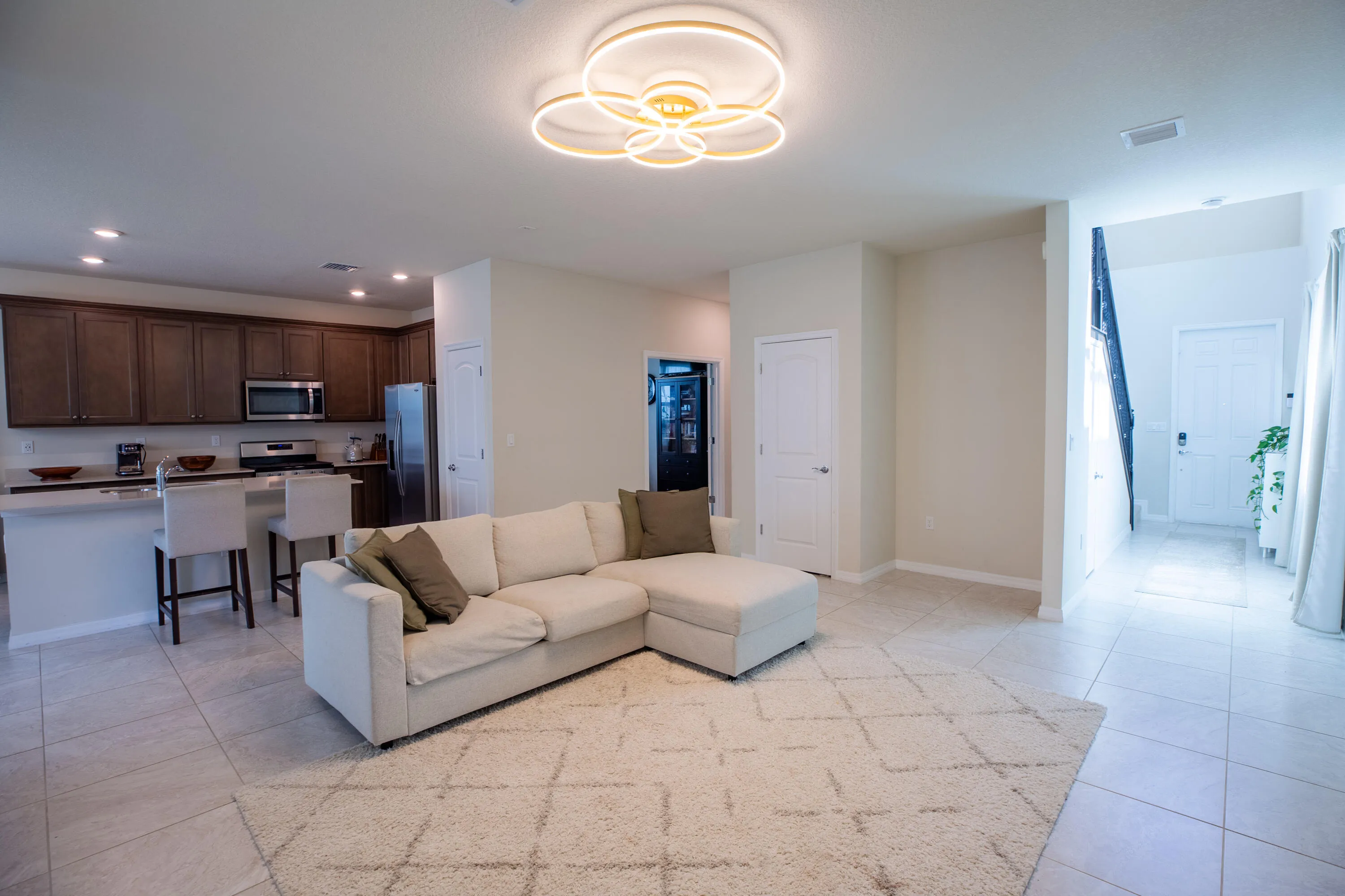 Spacious living room