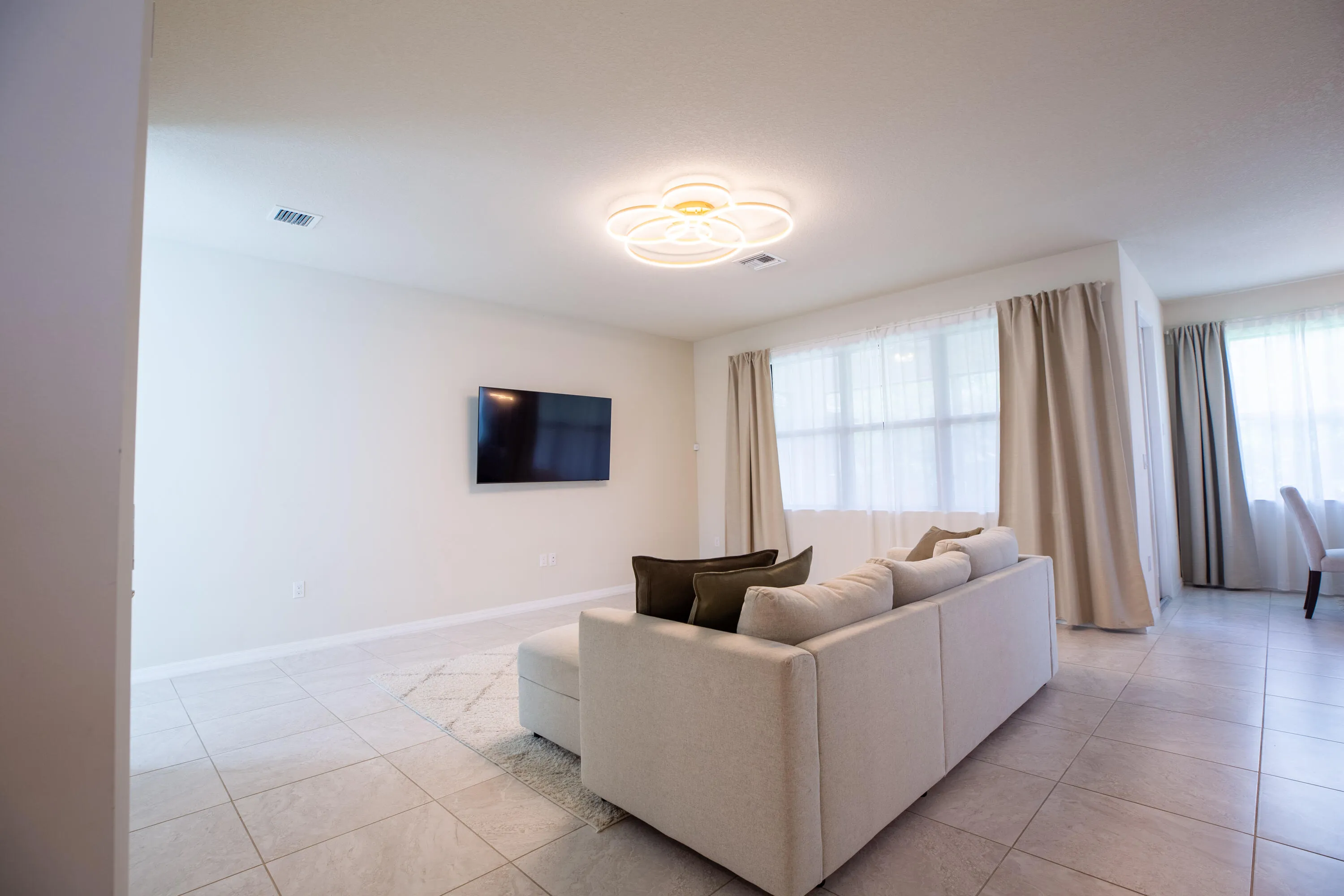 Spacious living room