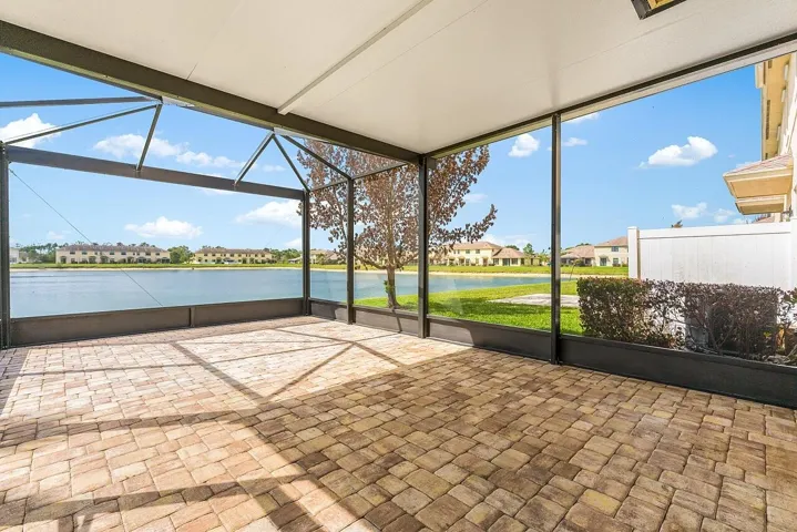 10156-W-Villa-Cir-HigMedia-040-1280
