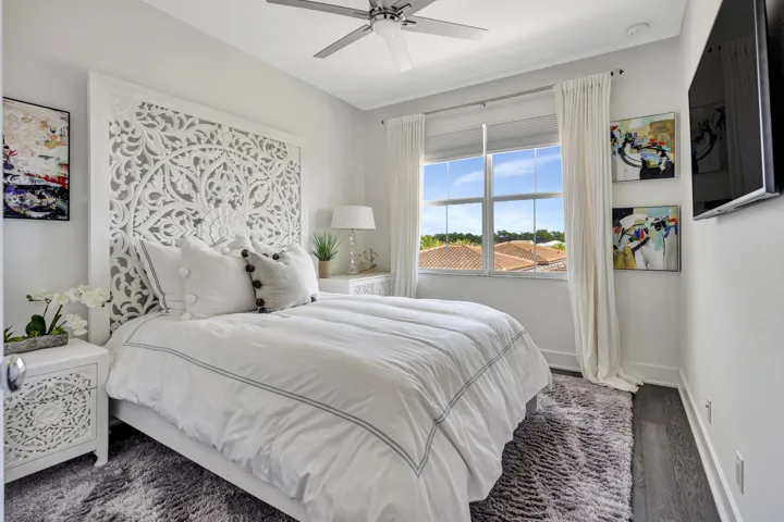 Guest bedroom 1