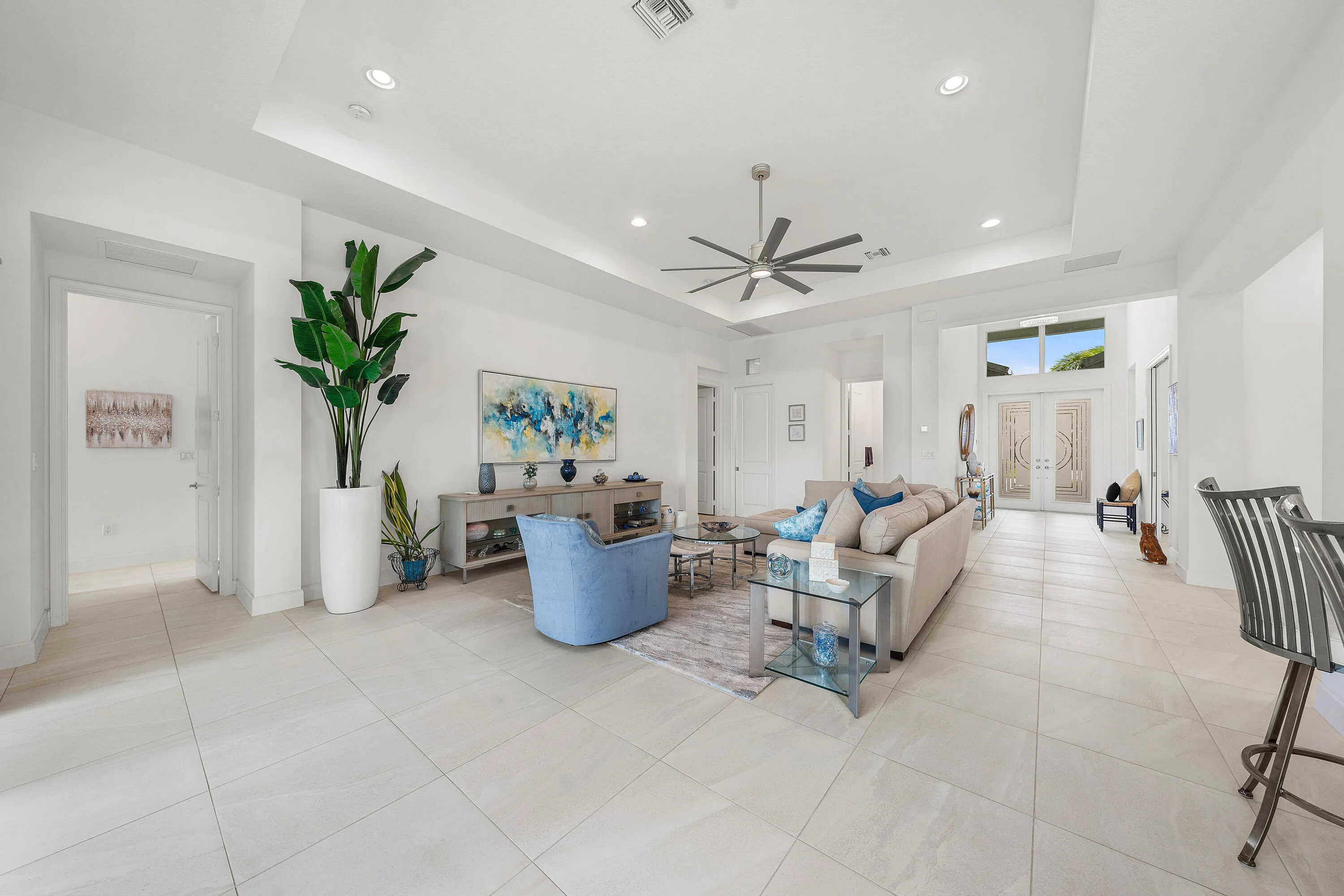 Great Room Has Tray Ceiling