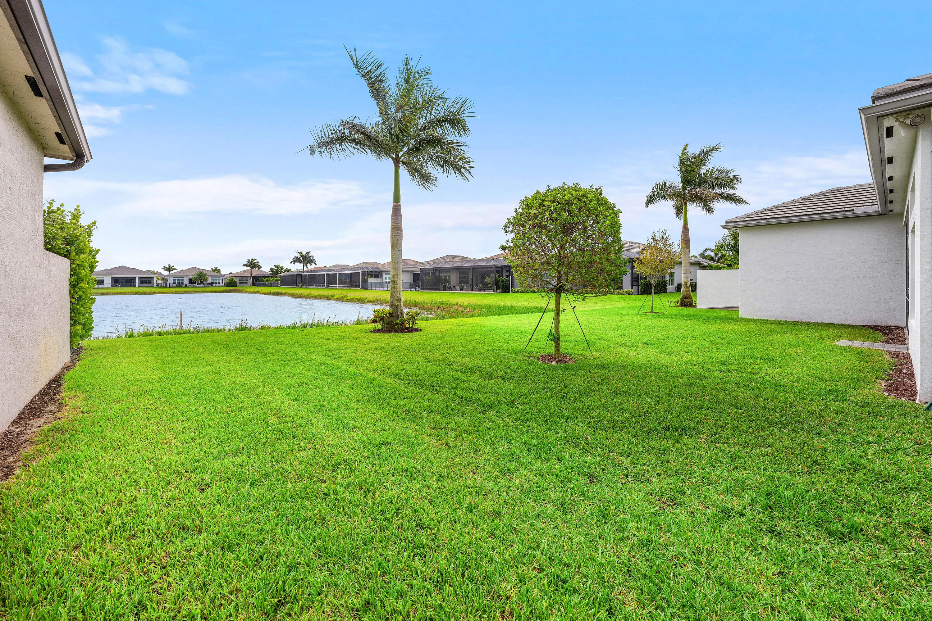 Large Lakefront Lot With Easement