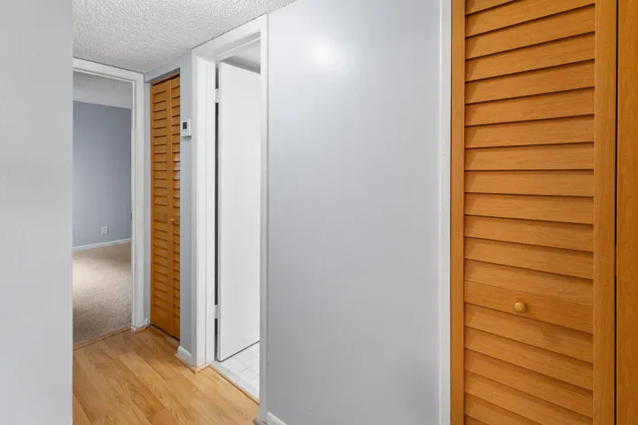 Guest Bedroom/Bath Hallway