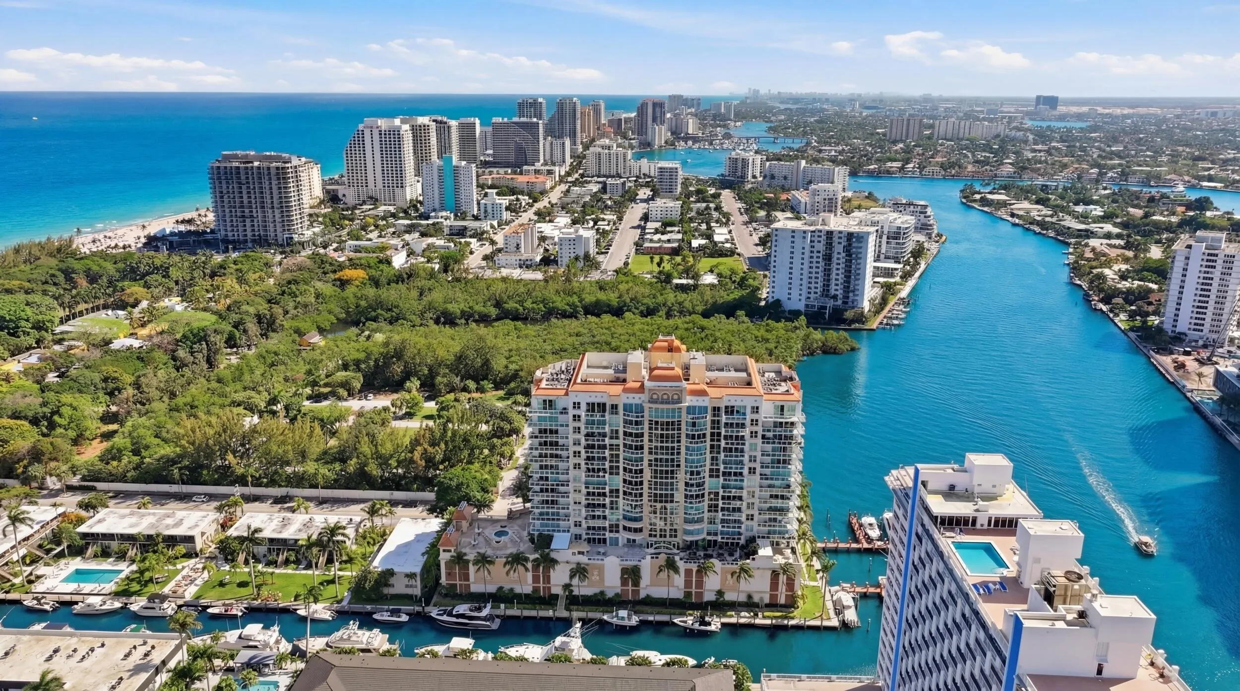 Le Club Building on Intracoastal